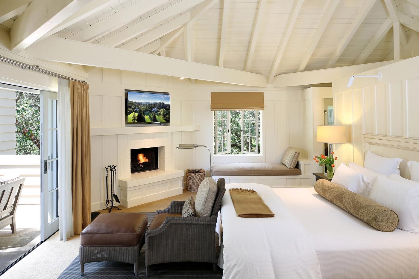 Lodging_Estate_Lodge_Bedroom_0G6A0650_SR4